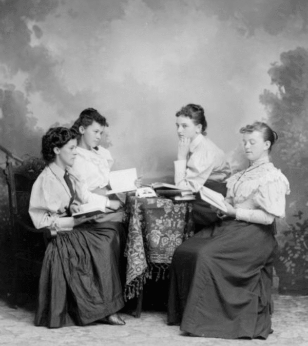 La Favorita. Una tertulia-taller sobre literatura y sobre la vida